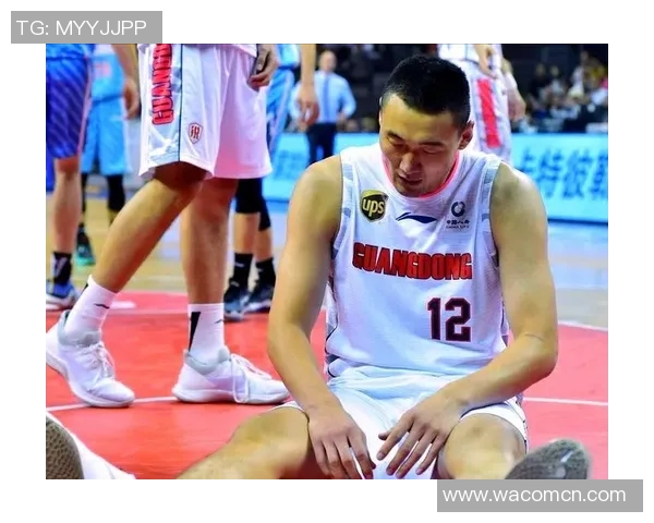 深圳篮球队盯防策略分析及其在比赛中的成效与不足之处探讨