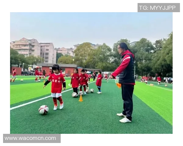 小旭足球:探索青少年足球训练的创新方法与成长之路